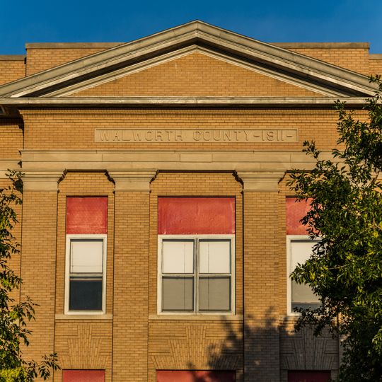 Walworth County Courthouse