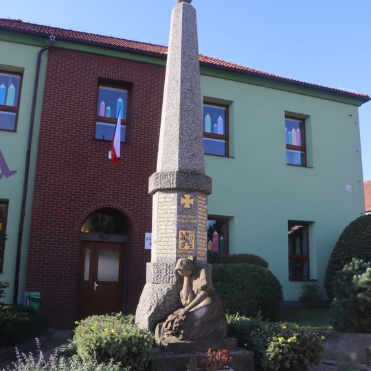 Památník obětem 2. sv. války ve Starči