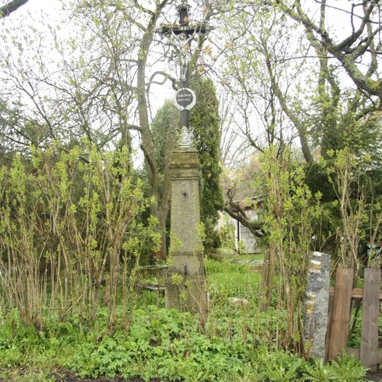 Pamětní kříž v Cihelně u křižovatky