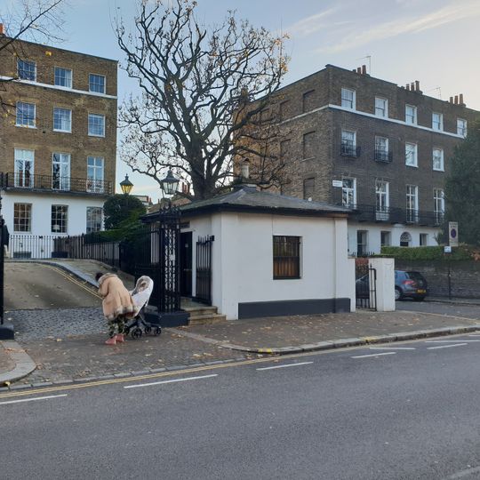 Lodge At South West Of Earl's Terrace
