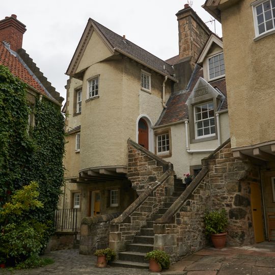 Edinburgh, Canongate, 6, 7 White Horse Close