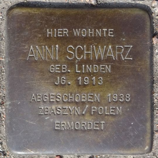 Stolperstein en memoria de Anni Schwarz
