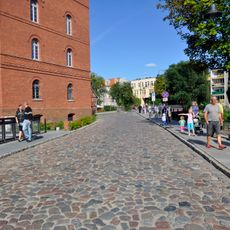 Brukowana droga na Wyspie Młyńskiej