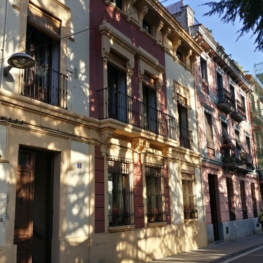 Conjunt del carrer Joaquim Vayreda, 3-7