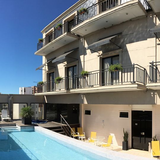 Le Parc Hotel & Suites