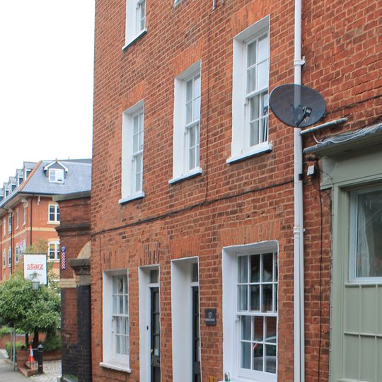 15-17, Lower North Street