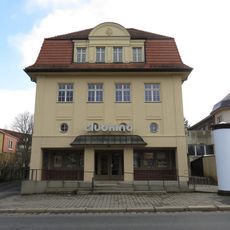 Mietshaus mit rückwärtig angebautem Kinosaal Zwickauer Straße 425