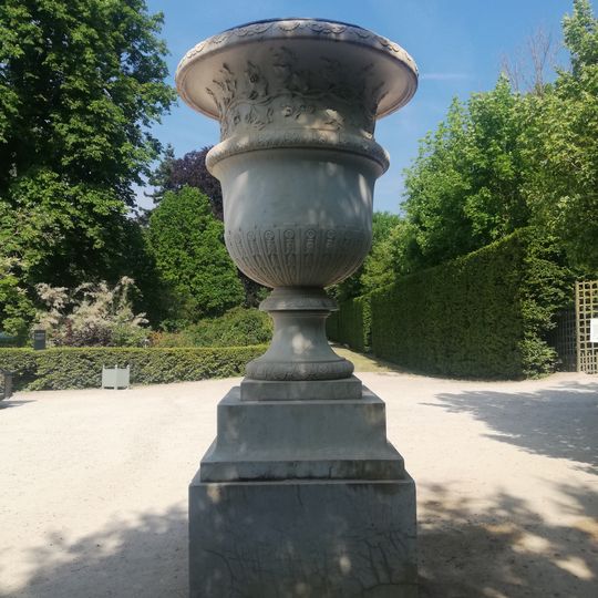 Vase à décor de lierre