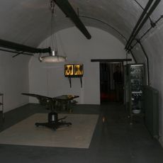 Hohlgangsanlage 8