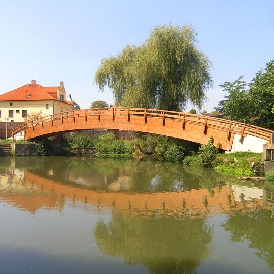 Footbridge over the Nadýmač pond