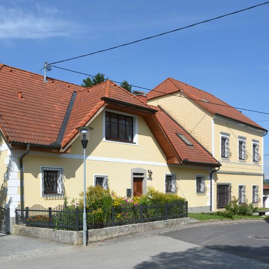 Pfarrhof und Mesnerhaus
