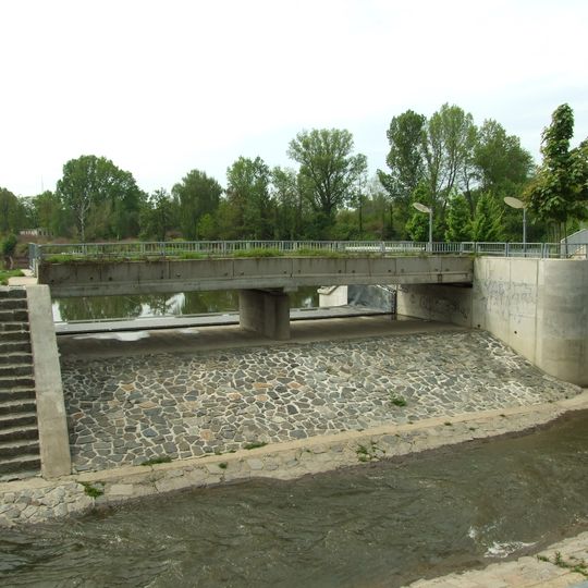 Bezpečnostní přeliv mezi Libeňským přístavem a Rokytkou