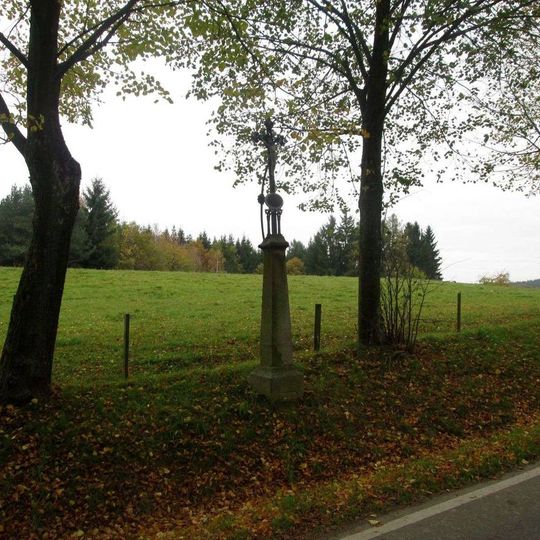 Kříž severovýchodně od Bezděkova