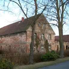 Bauernhof mit Wohnstallhaus, Seitengebäude, Scheune und Hofmauer Groß-Neidaer-Straße 4 (Groß Neida)