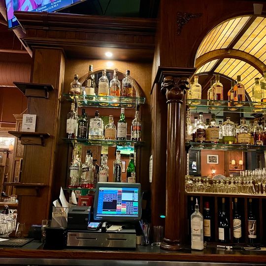 D4 Irish Pub & Cafe