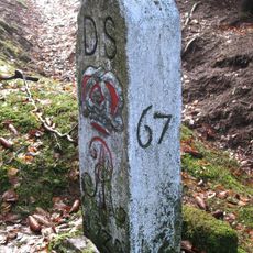 Zwei Grenzsteine (Nr. 8 und 9)