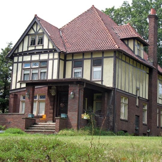 Brooke and Anna E. Martin House