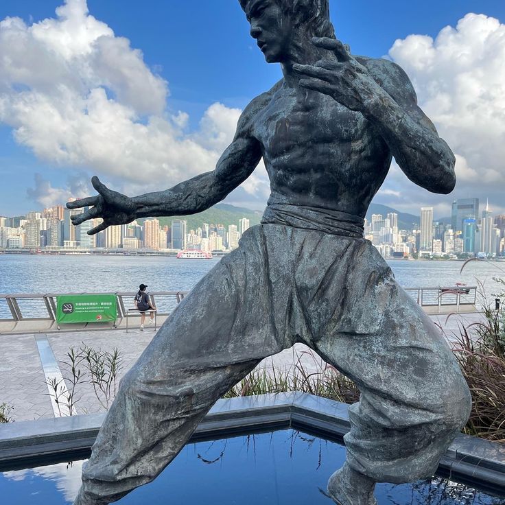Bronze Bruce Lee at the Harbor