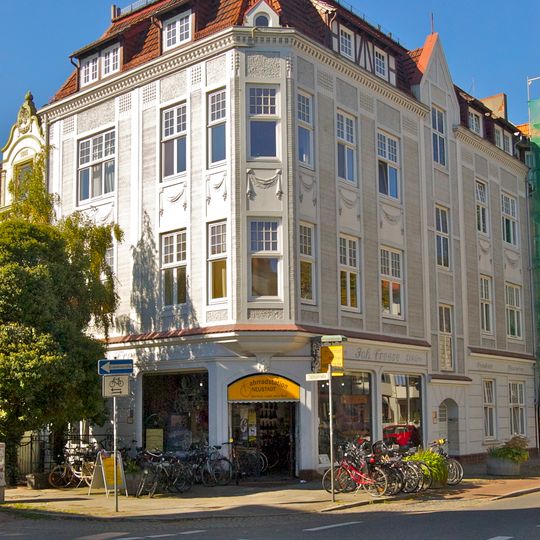 Mietshaus Lahnstraße 33