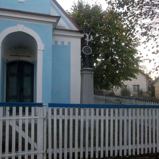 Kříž u kaple v Újezdu u Kasejovic