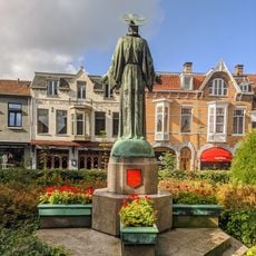 Statue