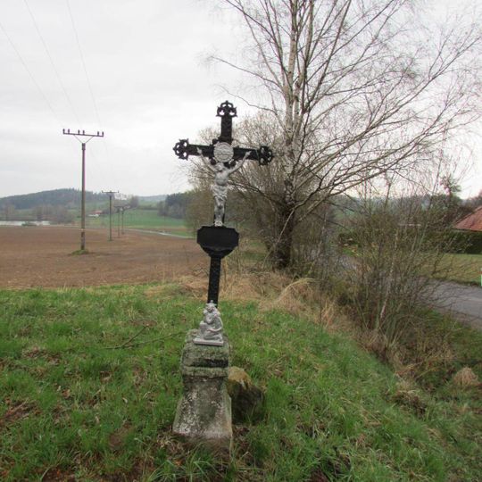 Kříž na západním okraji Řemenova u křižovatky