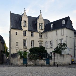 Ancienne maison canoniale, 1 place Grégoire-de-Tours
