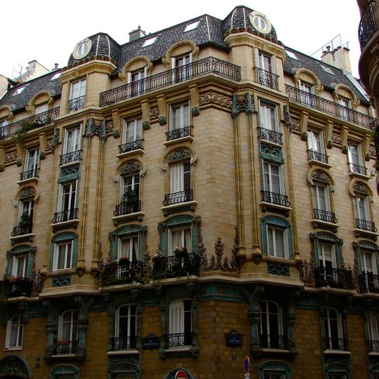 Les Chardons building