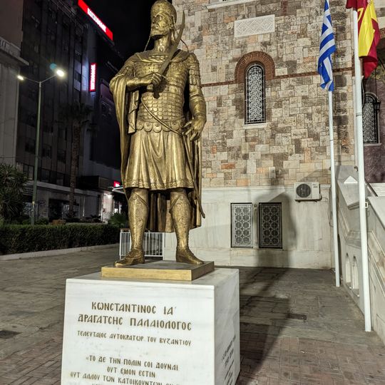 Konstantinos XI Dragatsis Palaiologos statue