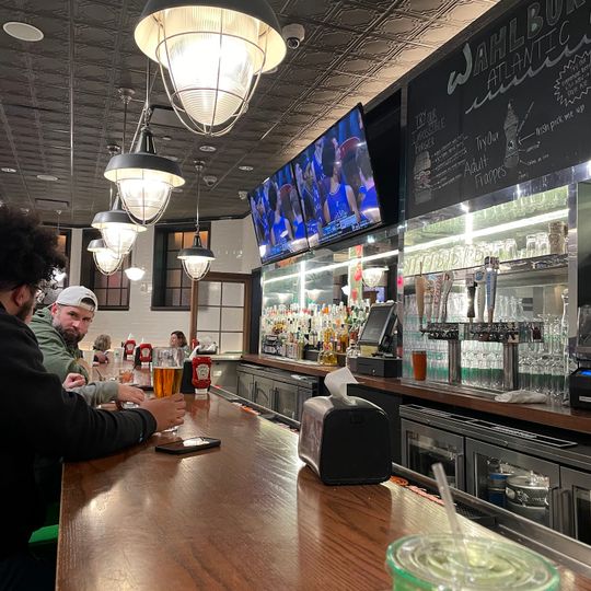 Wahlburgers