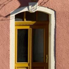 Türgewände mit Schlussstein Dresdner Straße 23