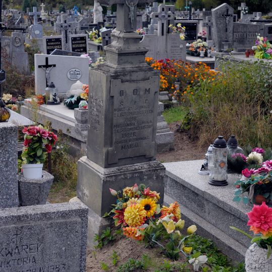 Parish cemetery in Ożarów