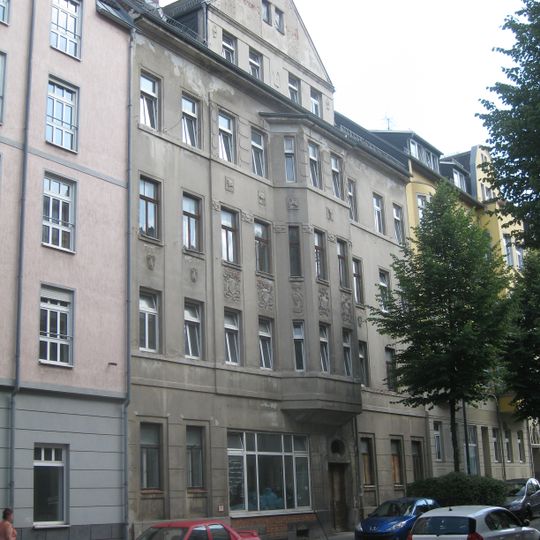 Mietshaus in geschlossener Bebauung Zietenstraße 56