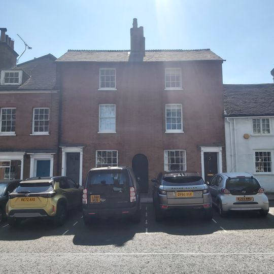 23 24, Castle Street