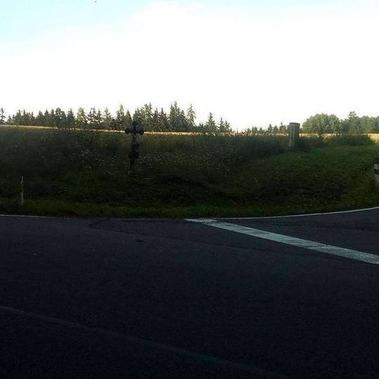 Kříž jihovýchodně od Jetřichovce