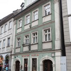 Wohn- und Geschäftshaus