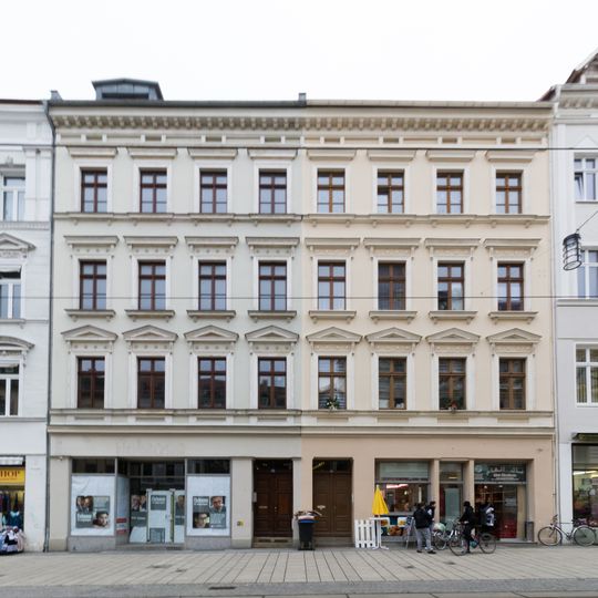 Wohnhaus in geschlossener Bebauung Berliner Straße 19