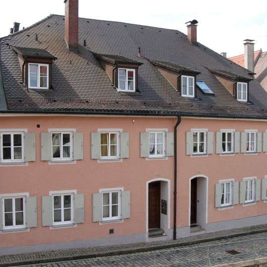 Doppelhaus aus zwei ehemaligen Ackerbürgeranwesen