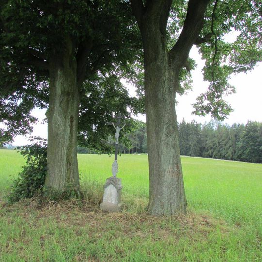 Kříž u polní cesty jižně od Nových Vyklantic