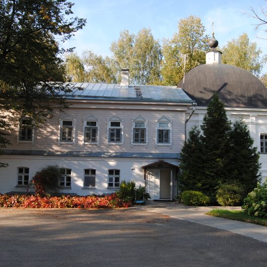 Церковь апостолов Петра и Павла с кельями )