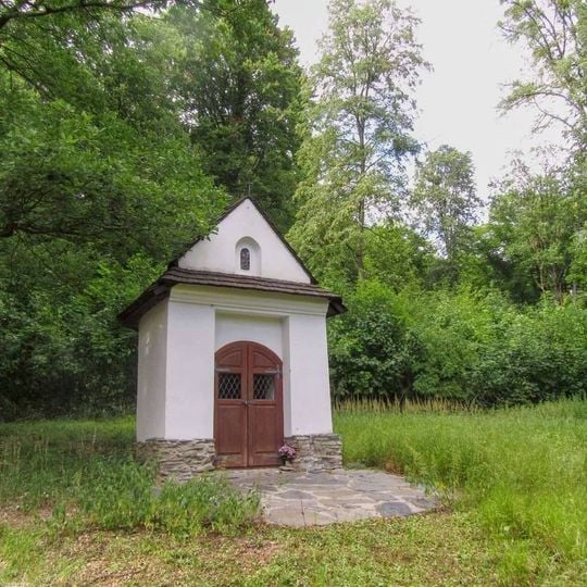 Kaple svatého Josefa Stavenice v lese