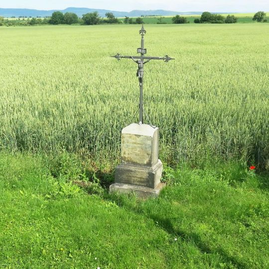 Kříž u železničního přejezdu ve Vitčicích