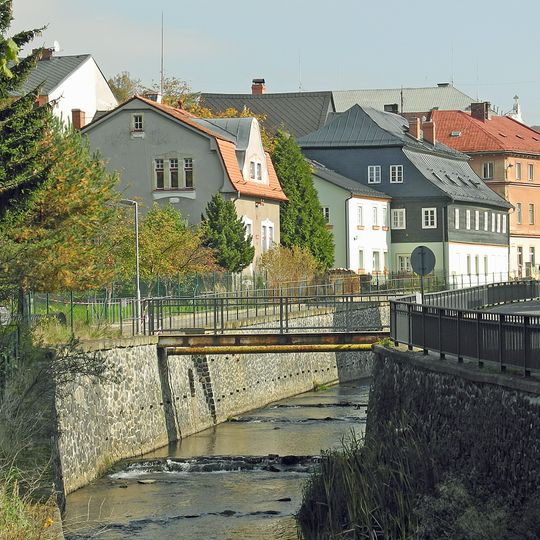 Lávka přes Kamenici v České Kamenici proti ulici Benátky