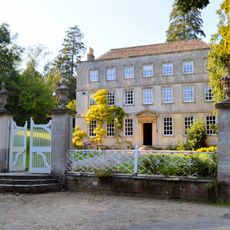 Gate screen approximately 18 metres south of Pitchcombe House