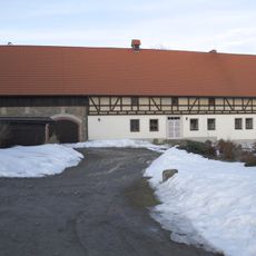 Wohnhaus mit integriertem Wirtschaftsteil Am Sportplatz 16