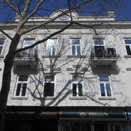 Wohn- und Geschäftshaus