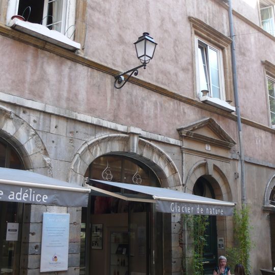 Maison, 1 place de la Baleine