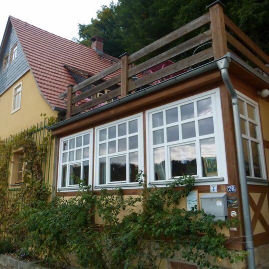 Wohnhaus in offener Bebauung Mennickestraße 26