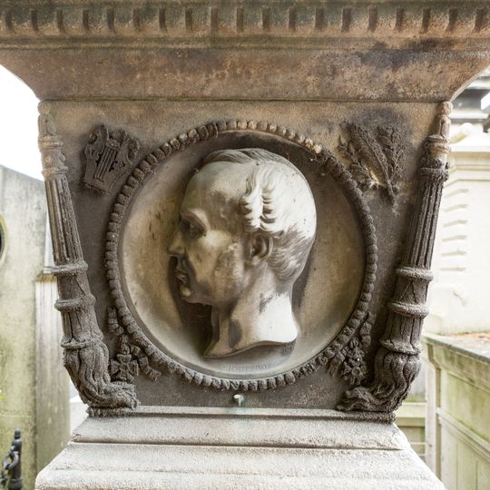 Grave of Monnais