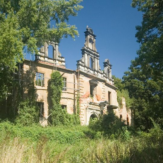 Palace park in Siedlimowice